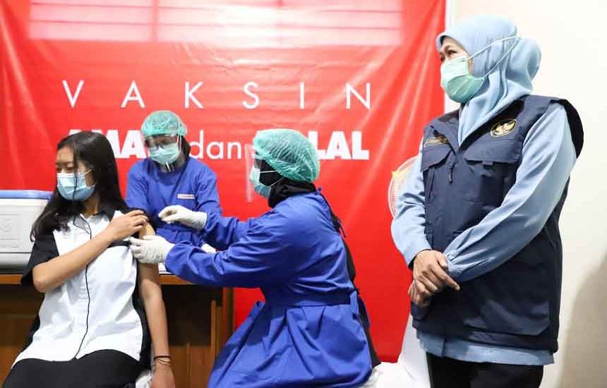 10 Daerah Jatim Tuntas Vaksinasi 100%