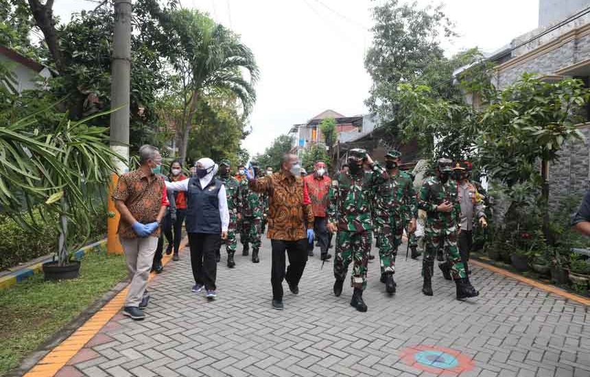 Panglima TNI Tinjau PPKM Mikro Surabaya