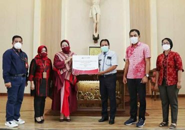 Bank Jatim Serahkan CSR Gereja