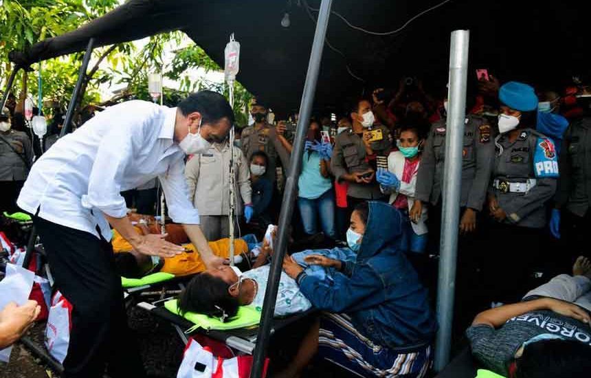 Jokowi Temui Pengungsi di Adonara NTT