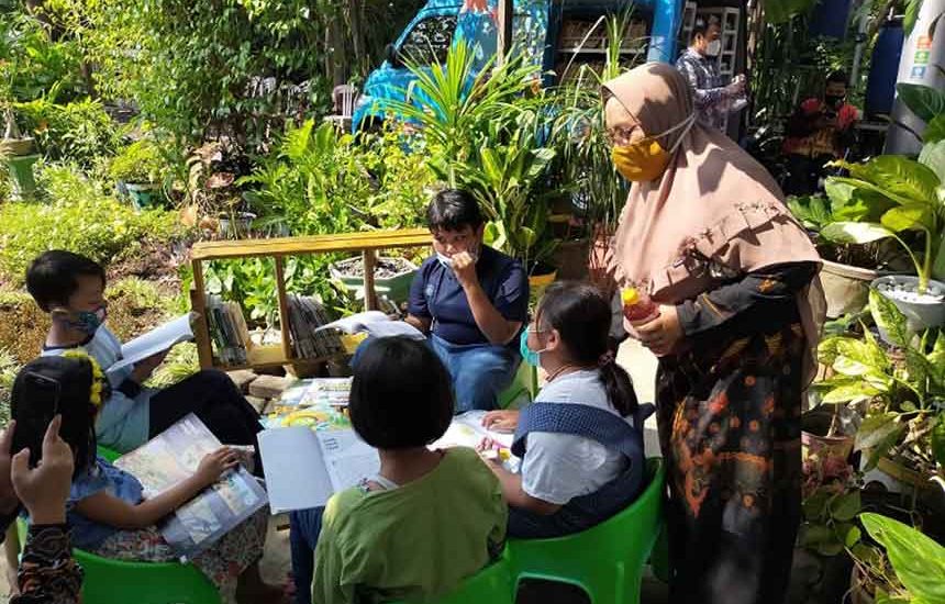 Alasan Perpustakaan di Tengah Warga