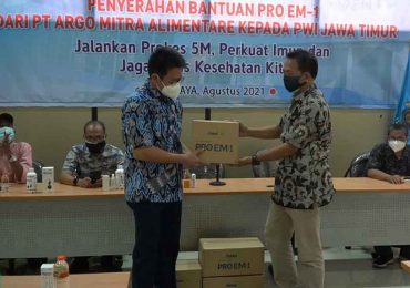 Peduli Wartawan, PT AMA Donasikan PRO EM-1 ke PWI Jatim