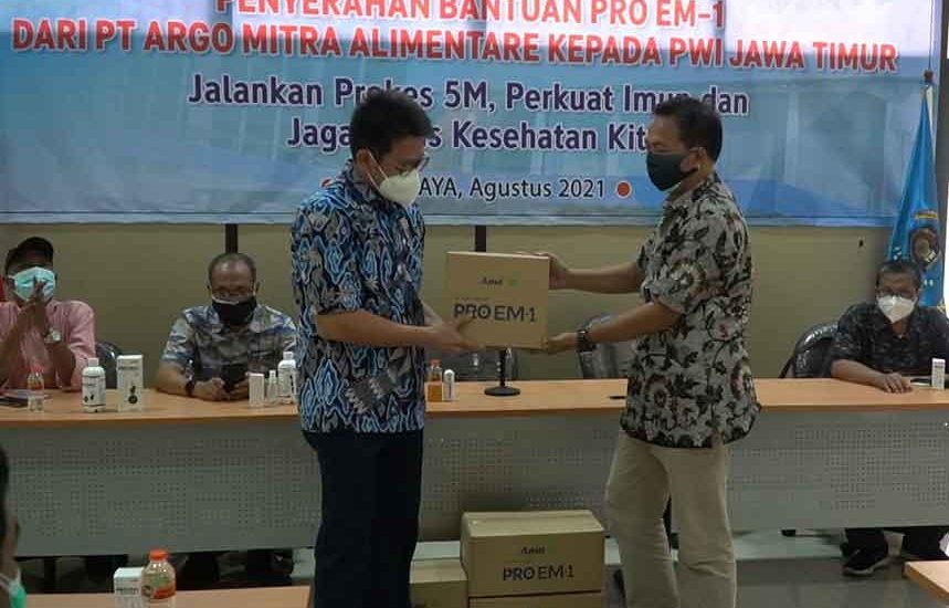 Peduli Wartawan, PT AMA Donasikan PRO EM-1 ke PWI Jatim