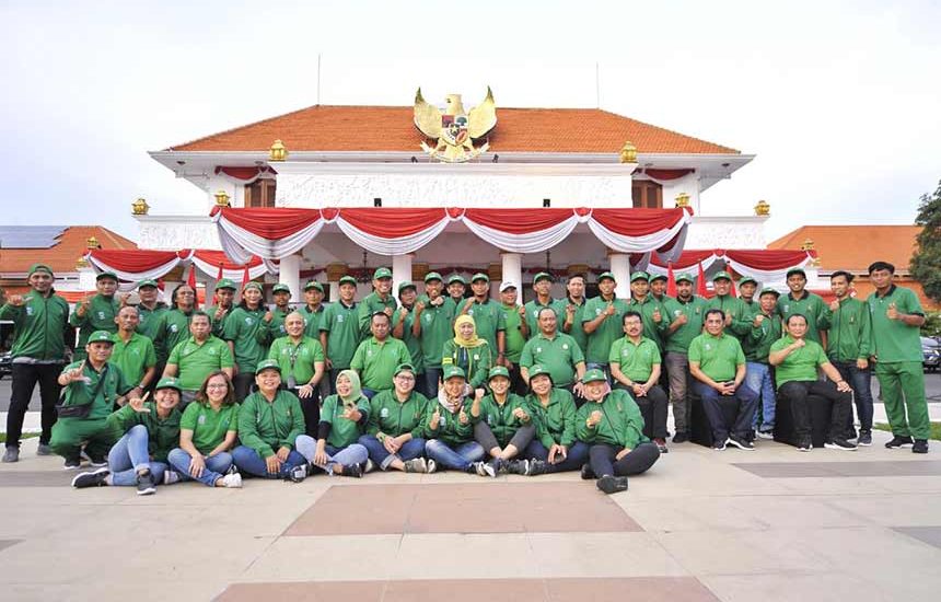 Khofifah Lepas Kontingen Porwanas Jatim