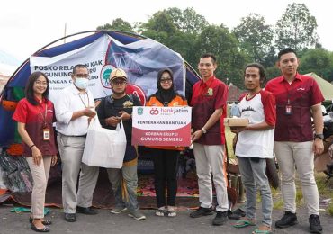 Bantuan Bank Jatim pada Relawan dan Pengungsi Erupsi Semeru