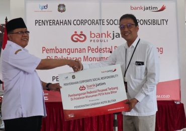 CSR Bank Jatim di Blitar dan Nganjuk