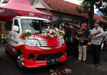 Ambulance CSR Bank Jatim untuk Situbondo