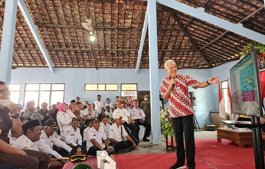 Cara Ganjar Tuntaskan Kemiskinan di Jateng