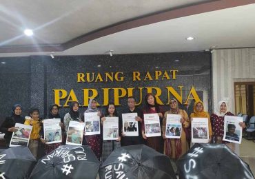 ‘Tangisan Narsih’ di DPRD Sidoarjo