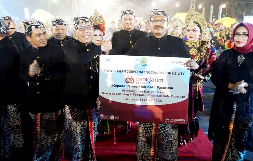 Bank Jatim Peduli Bantu Pembangunan Landmark Simpang 4 Kota Pasuruan