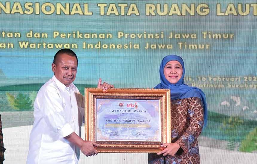 Khofifah Raih PWI Maritime Awards