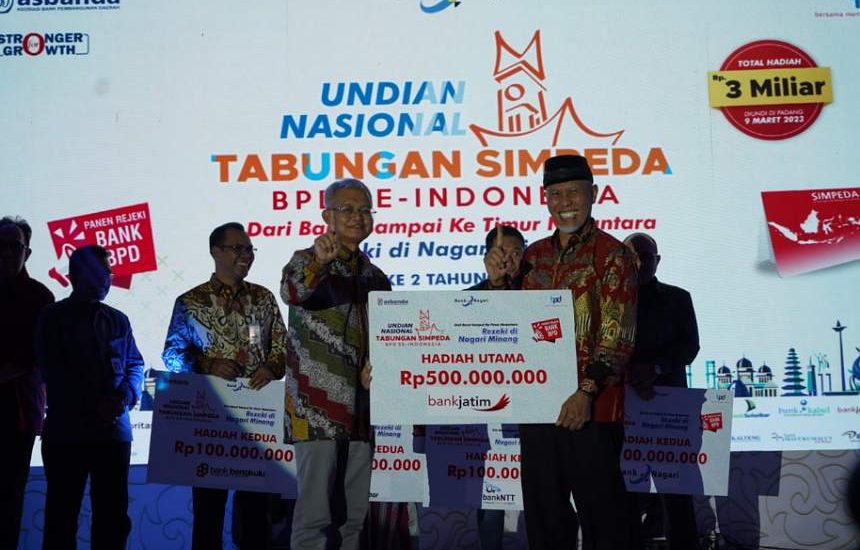 Nasabah Bank Jatim Dapat Undian Simpeda Rp 500 Juta