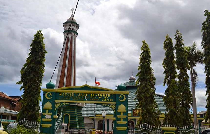 Menguji Kekuatan Tiang Masjid Bersejarah