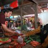 Khofifah Tinjau Pasar Wage Nganjuk