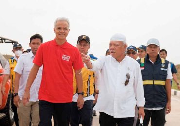 Pantau Tol, Ganjar : Alhamdulillah Lancar