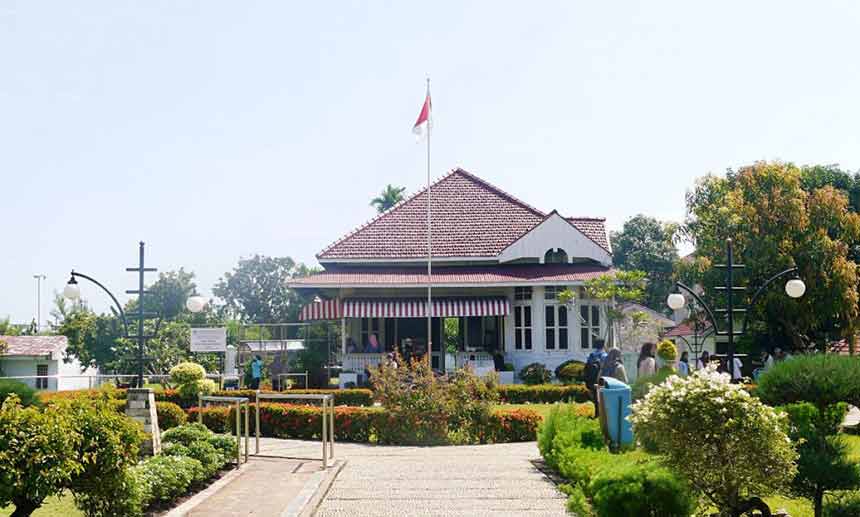 Melongok Rumah Pengasingan Bung Besar