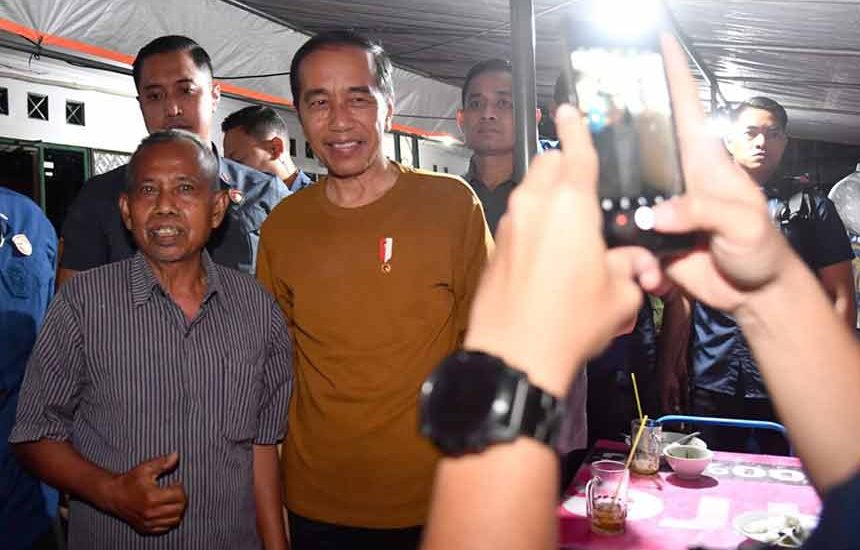 Jokowi Jajal Bakmi Pak Pele