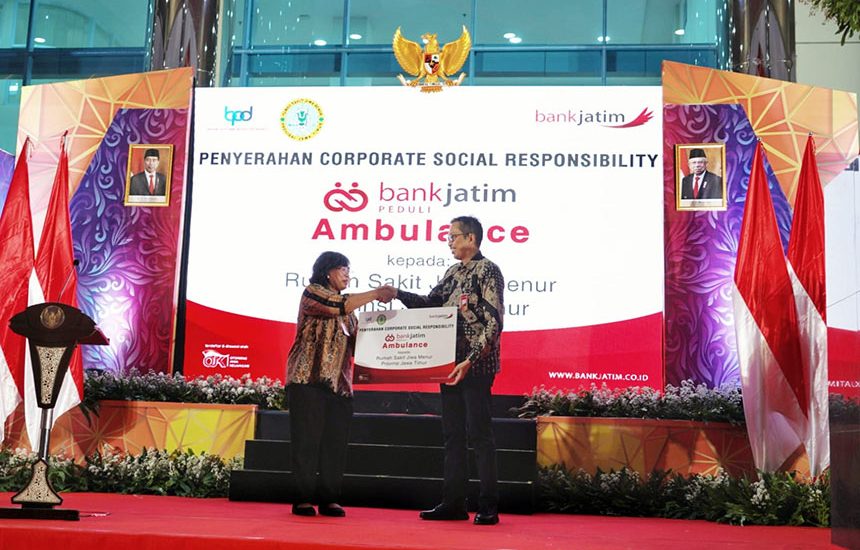 CSR Ambulans Bank Jatim untuk RSJ Menur