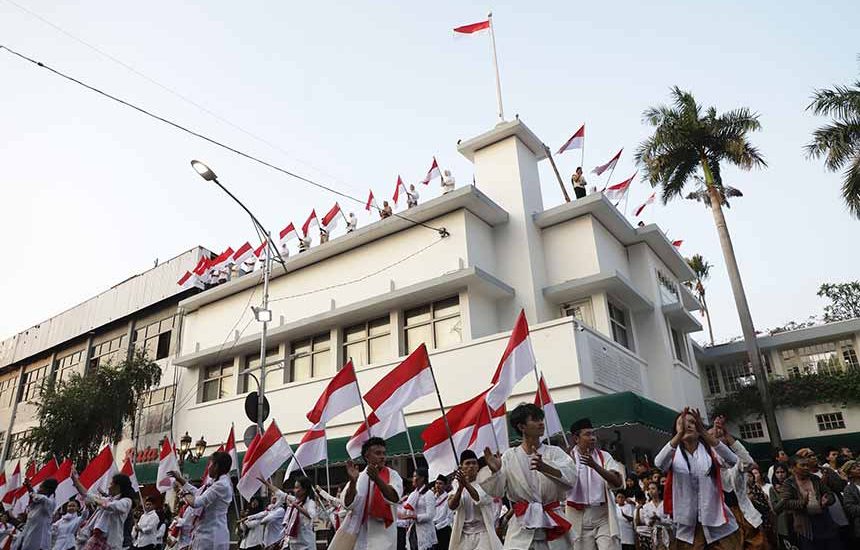 Drama Perobekan Bendera Diajukan ke Kharisma Event Nusantara