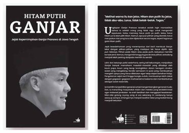 Buku Hitam Putih Ganjar