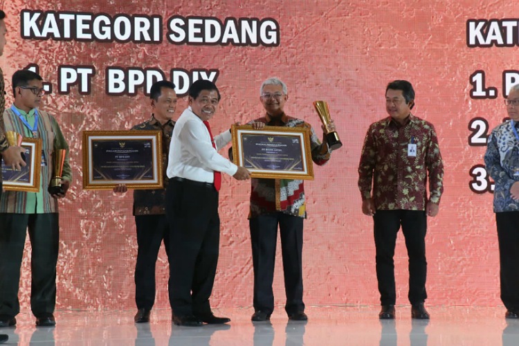 Bank Jatim Raih Penghargaan Kemendagri RI