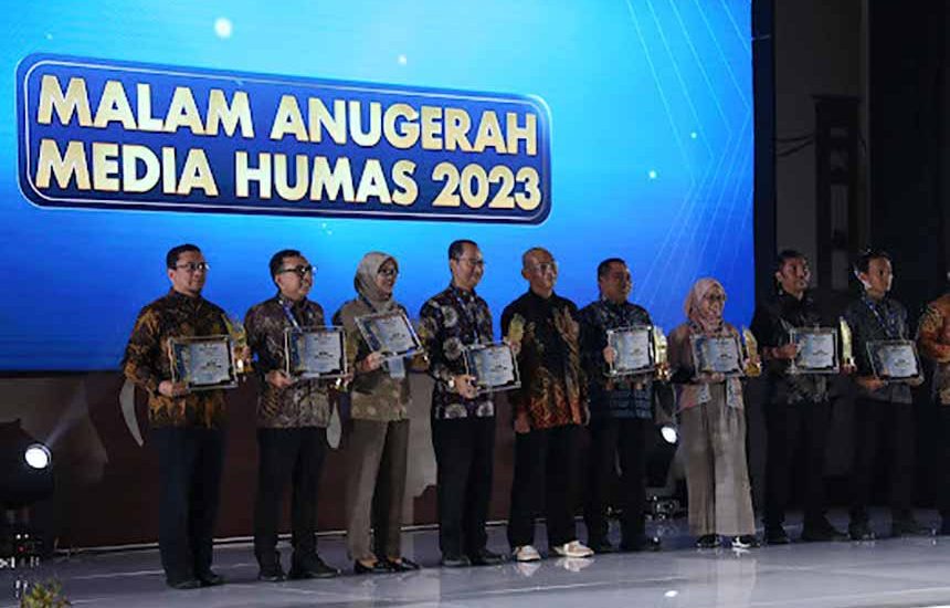 Medsos Pemkot Surabaya Terbaik