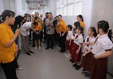 Sekolah Khay Ming, Sekolah Tiga Bahasa