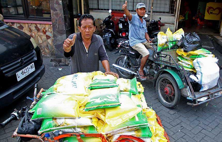 Pasar Murah di 31 Kecamatan Surabaya