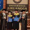 Bupati Lamongan dan istri Wisuda Bareng