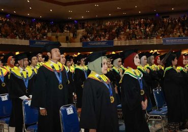 Wisuda Perdana FTMM Unair