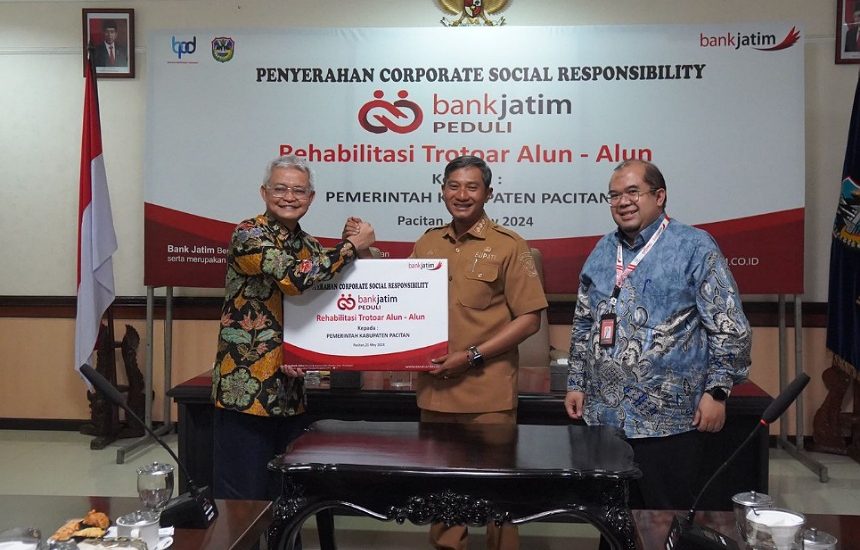 Bank Jatim Rehab Alun-Alun Pacitan