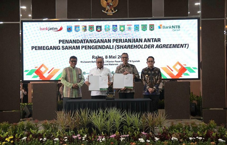 Bank Jatim Teken Shareholder Agreement dengan Pemprov NTB dan Bank NTB Syariah