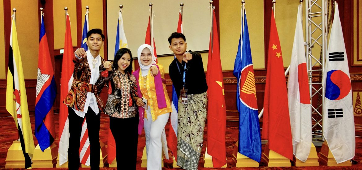 Duta Unair Delegasi Indonesia di AYCF Brunei