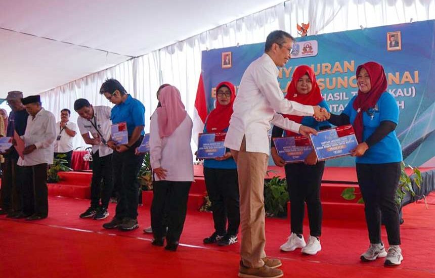 Bank Jatim Ikut Salurkan BLT ke Buruh Pabrik Rokok