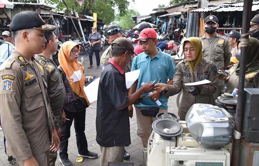 Sosialisasi Penertiban PKL di Pasar Loak