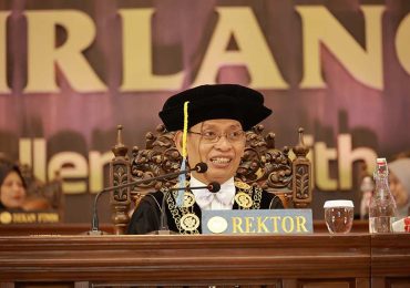 Unair Lepas 788 Wisudawan