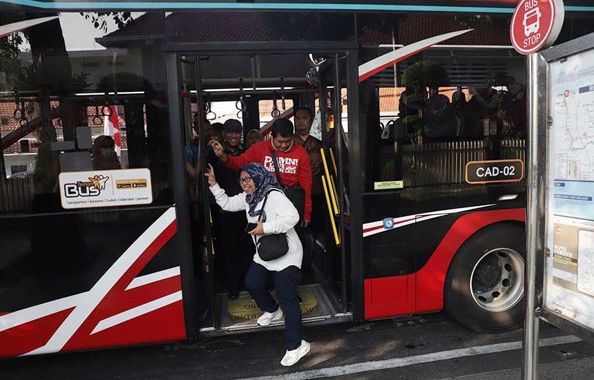 Tarif Promo Suroboyo Bus-Parkir Rp79