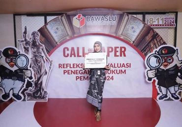 Mahasiswi Unair Penyaji Terbaik Seminar Bawaslu