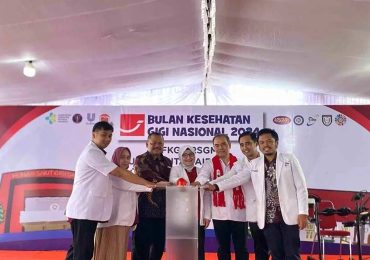 FKG UNAIR Gelar Perawatan Gigi Gratis