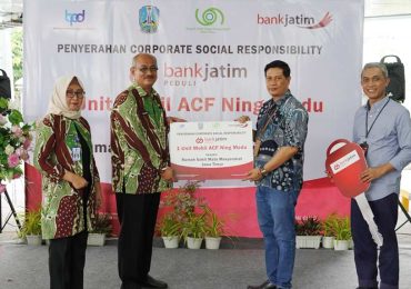 Bank Jatim Serahkan CSR Mobil Operasional RSMM