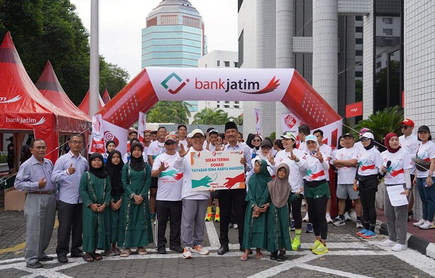 Jatimers Run To Care Serahkan Donasi Bank Jatim